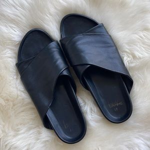 Beek slides, black, size 10